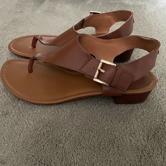 Tommy Hilfiger brown sandals size 10M - Picture 2 of 6